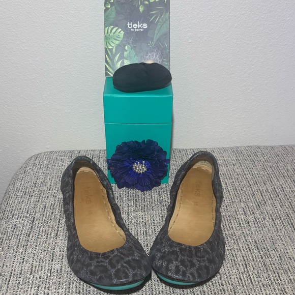 Tieks Women's limited edition Black leopard Ballet Flats
